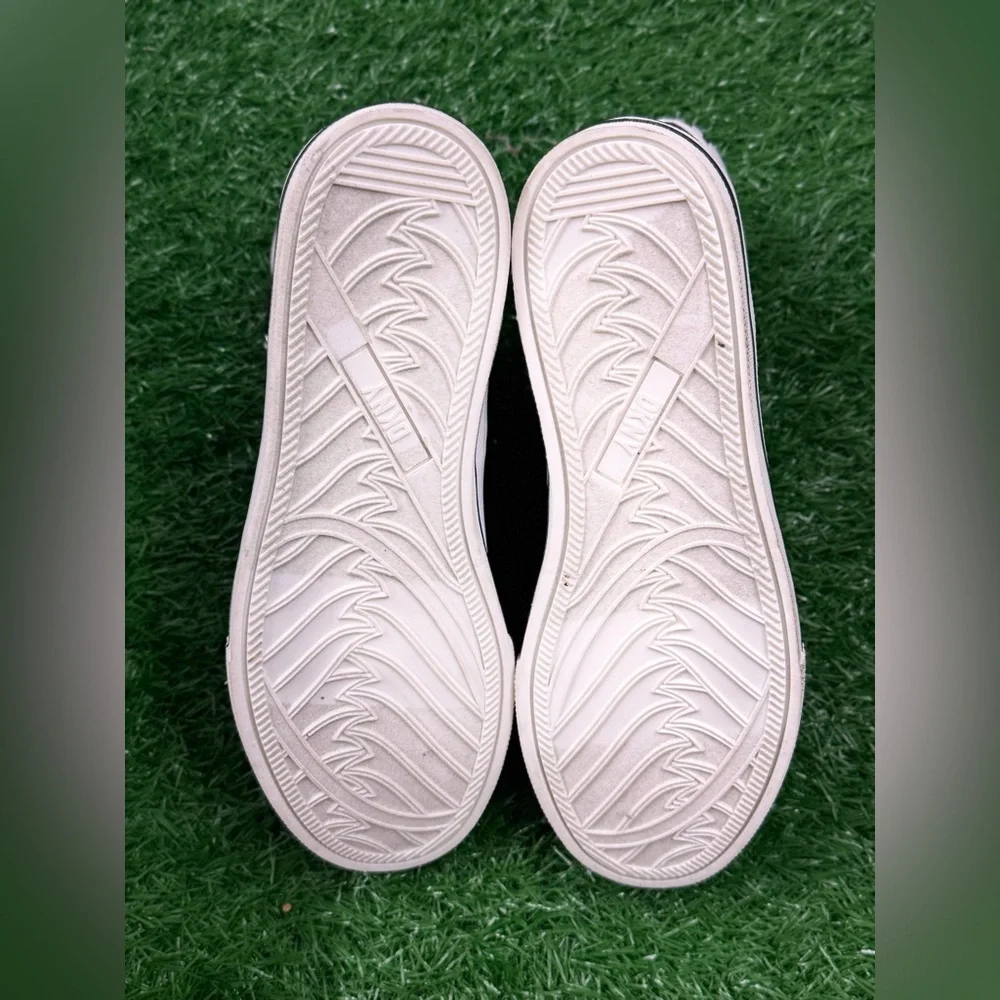 DKNY Kids/Girls‎ Shoes Size 4